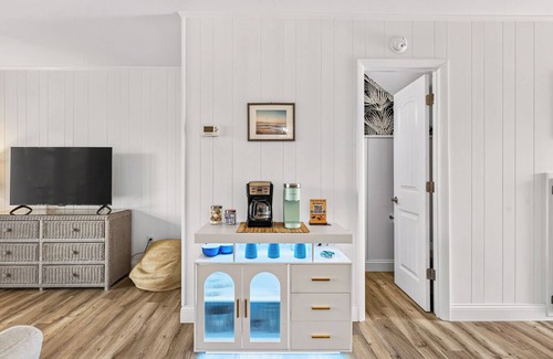 Holden Beach House | New! Fall Beach Escape: Firepit + Golf Nearby + 20% Off