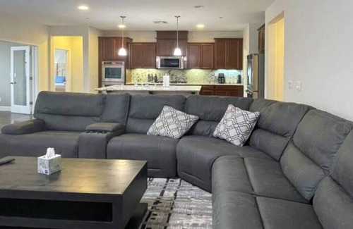 Lincoln House | New Family home +Pool+Hot Tub