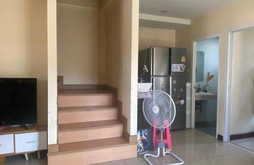 Nong Hoi House | New friend