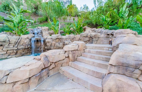 Laguna Hills House | New! Gorgeous backyard Oasis on a 38,400 sf lot with 2800 sf home. SEE VIDEO!