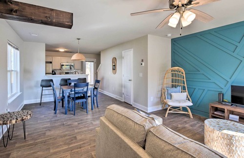 Greer House | NEW! Greer Getaway w/ Smart TV ~ 1 Mi to Dtwn!