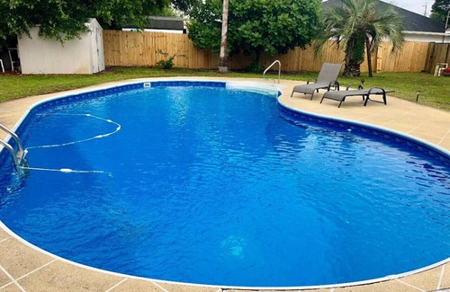 Gulf Breeze House | New! Gulf Breeze Getaway! private pool
