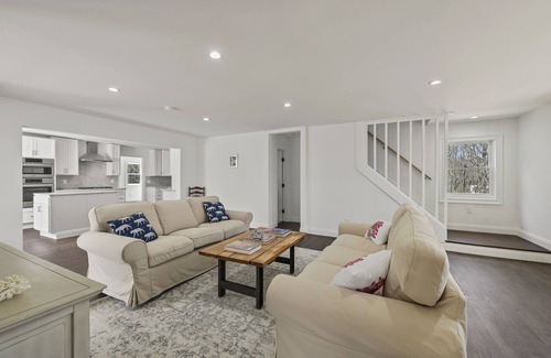 Noyack House | New Hamptons House in Sag harbor + Pool + 8 bedroom