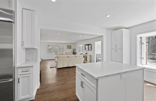 Noyack House | New Hamptons House in Sag harbor + Pool + 8 bedroom