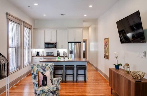 Cherokee Triangle House | *NEW* Highlands Down | 4BR 3BA KINGS | Sleep 10