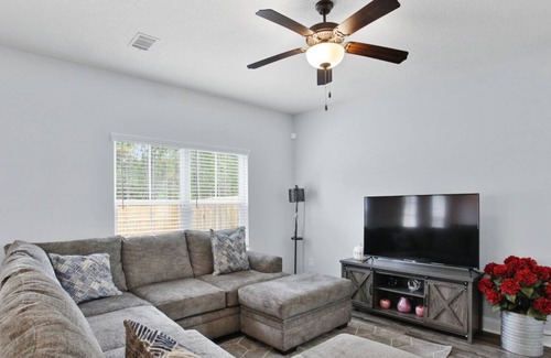 Fleming House | New Home 3 minutes to Ft Stewart