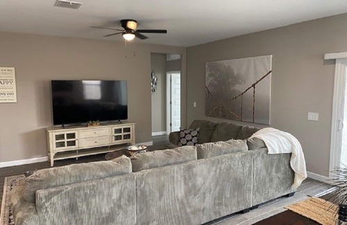 Buckeye House | New home close to Watson shopping area. Prof furnished. All utilities included