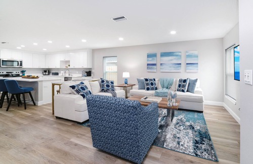 Cocoa House | New Home: Rooftop Seating - Grill - Pets - Sleeps 10