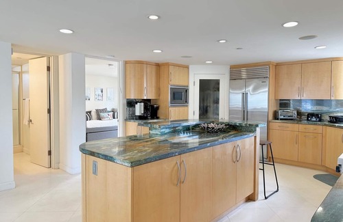Hollywood Beach House | New home! The Pearl of Hollywood Beach across from the sand, close to harbor!
