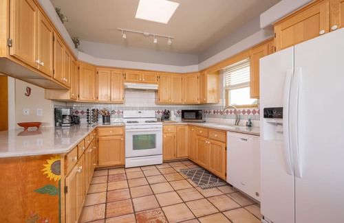 Eldorado at Santa Fe House | NEW HOT TUB under the Stars, Sunset View, Pets, EV Charger, Chef’s Kitchen