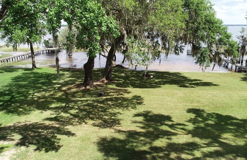 Waldo House | New House Rental! 6 Acres on Lake Santa Fe, 4BR 3BA, 192 Feet of Lake Frontage!