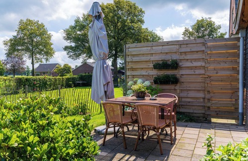 Hellendoorn House | New house with large garden and conservatory