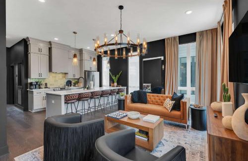 Nashville House | New Iconic Duo 2 Homes & Rooftop Vibes
