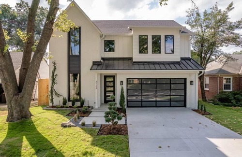 Tulsa House | New in Brookside: walk to The Gathering Place
