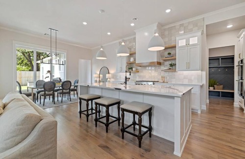 Tulsa House | New in Brookside: walk to The Gathering Place