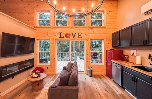 Cosby Cabin | New Kinky Cabin Romantic Adult Getaway
