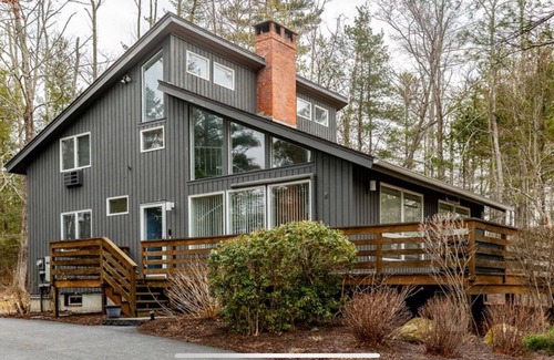 Goshen House | New Lake Area Ski Season RentalWoodridge Lake, Near Litchfield and Mohawk Mtn