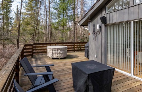 Goshen House | New Lake Area Ski Season RentalWoodridge Lake, Near Litchfield and Mohawk Mtn
