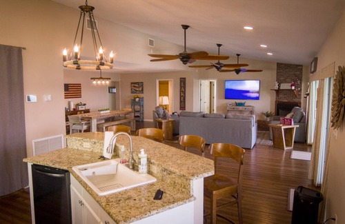 Lake Placid House | NEW! Lake Clay Waterfront Escape w/ Pool & Dock!