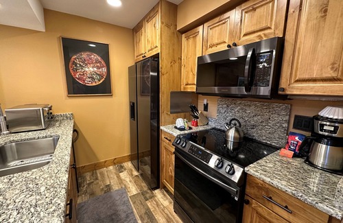 Lakeside Village Condo | NEW! Lakeside, spacious, modern 2BR - sleeps up to 8