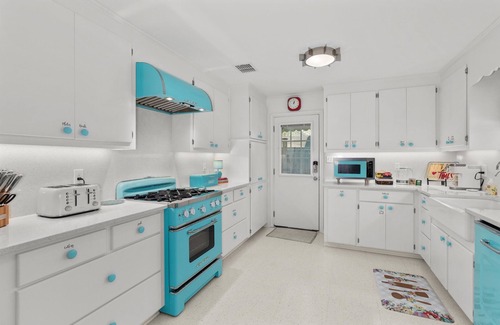 Jefferson Cottage | New! LaMoyne's Place - Charming 2-bedroom cottage in the B&B capitol of Texas