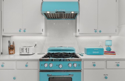 Jefferson Cottage | New! LaMoyne's Place - Charming 2-bedroom cottage in the B&B capitol of Texas