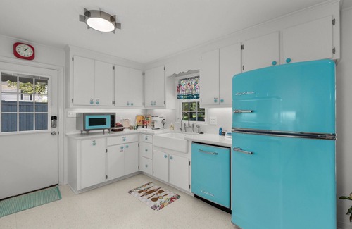 Jefferson Cottage | New! LaMoyne's Place - Charming 2-bedroom cottage in the B&B capitol of Texas