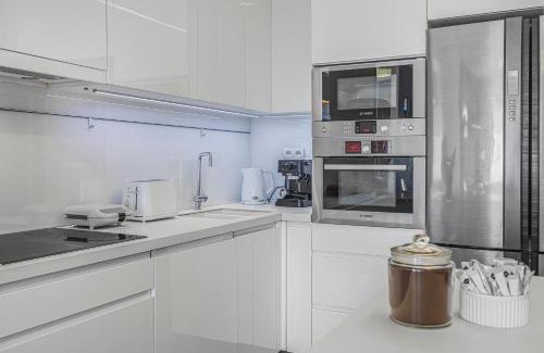 Prague 9 Apartment | New large apartment, Free Parking!