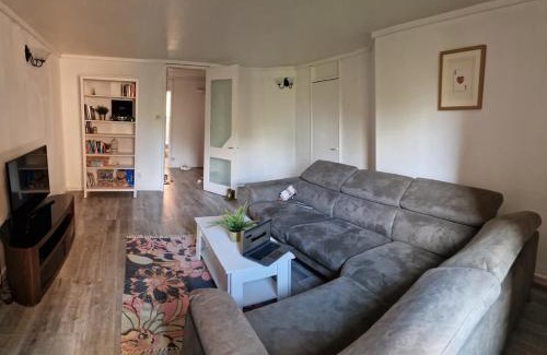Chelsea Riverside Apartment | New Listing- 2 Bedroom Riverside Chelsea Apartment