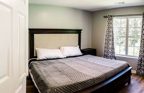 Lupton City House | NEW LISTING! Beautiful 3 Bed, 2.5 Bath Townhouse by RedAwning