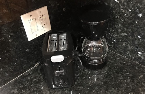 West Carson Condo | NEW LISTING!!! Charming Villa * FREE PARKING*