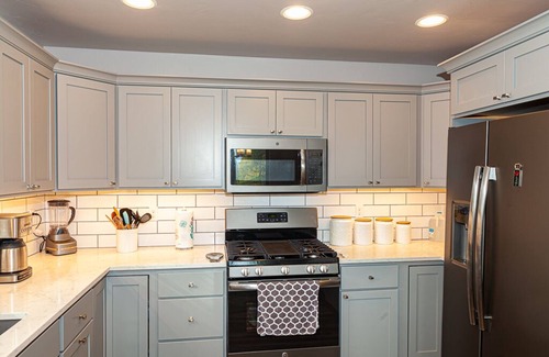 Somers Cottage | NEW LISTING! EXCEPTIONAL 3 BEDROOM 2 BATH CABIN IN THE WOODS