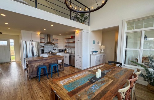 Anne's Land Cottage | NEW listing! Gorgeous oceanfront beach house with two master suites
