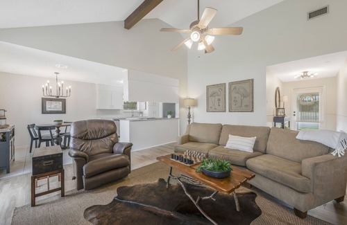 Lafayette House | New Listing! Great location in Lafayette