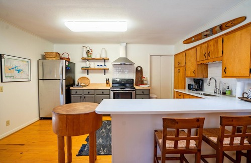 Greers Ferry House | New Listing! Has Relaxing Screened Porch, Steps from Greers Ferry Lake!