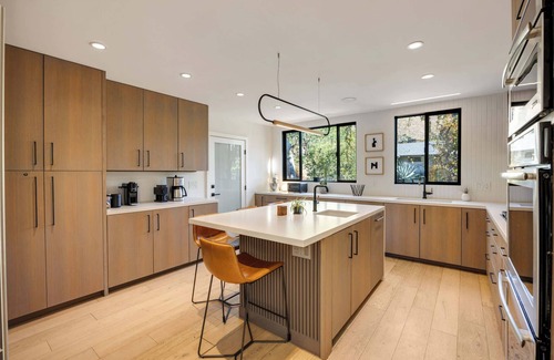 Hollywood Hills Villa | New Listing! Hillcrest Haven by Colby & Conrad