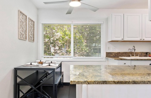 Historic Kailua Village Condo | New Listing! Kona Kai Remodeled | Sleeps 6 | AC