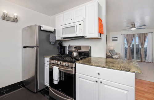 Historic Kailua Village Condo | New Listing! Kona Kai Remodeled | Sleeps 6 | AC