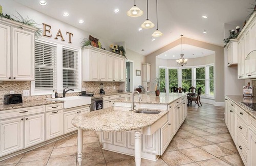 Matthews House | New Listing! Massive 6 Bed-Perfect 4 Large Groups
