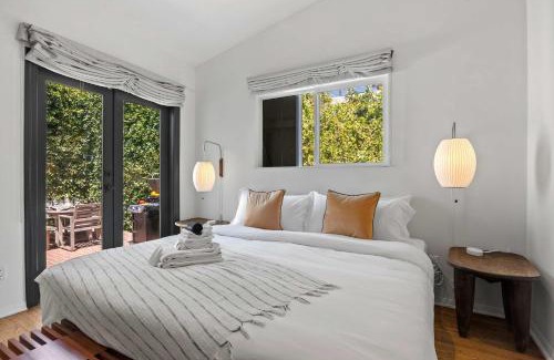 Melrose House | New Listing Midcity West Villa by Colby & Conrad