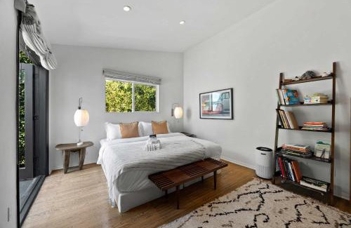 Melrose House | New Listing Midcity West Villa by Colby & Conrad