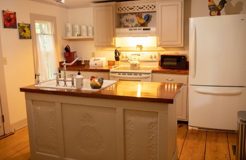 Tigerville Cabin | NEW Listing! Perfect Getaway secluded-historic cabin on 5 acres 30 mins to TIEC