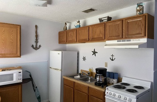 Hot Springs House | New listing. Stunning Hot Springs Lakefront Condo