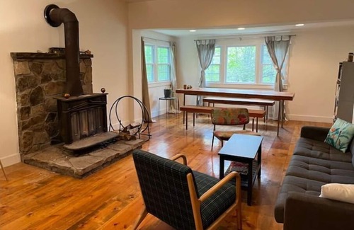 Jefferson House | [New Listing!] Tranquil Renovated Farmhouse Getaway with Pond