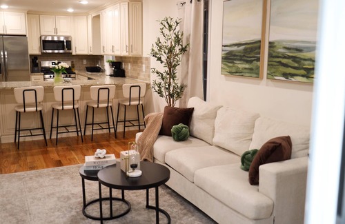 Lower Vailsburg House | New Lux Abinger Pl