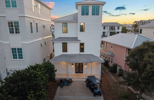 Seawalk Circle House | NEW LUX "Bikinis & Martinis" Private Pool,Gulf Front, Bikes, LSV-Golf Cart