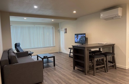 Oakland Apartment | New Luxury 1 Bedroom Apt Near Lake Merritt