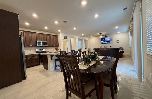 Sacramento House | New Luxury 2,850 Square Feet House with EV Level 2 Charger in Great Location