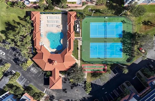 New Smyrna Beach Condo | New luxury Beach Condo“Casa del Mar” Walk to beach, resort style amenities