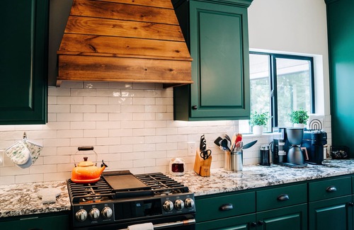 Duck Creek Village Ski Chalet | New! Luxury Chalet Hideaway in Charming Mountain Town